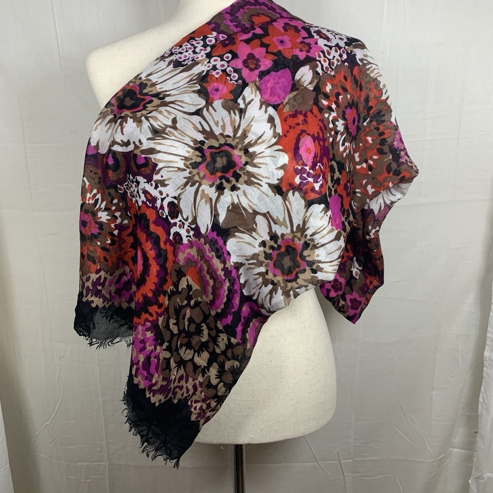 Vera Bradley 100% Rayon Bold Floral Oversized Scarf Wrap Pinks Black White Red